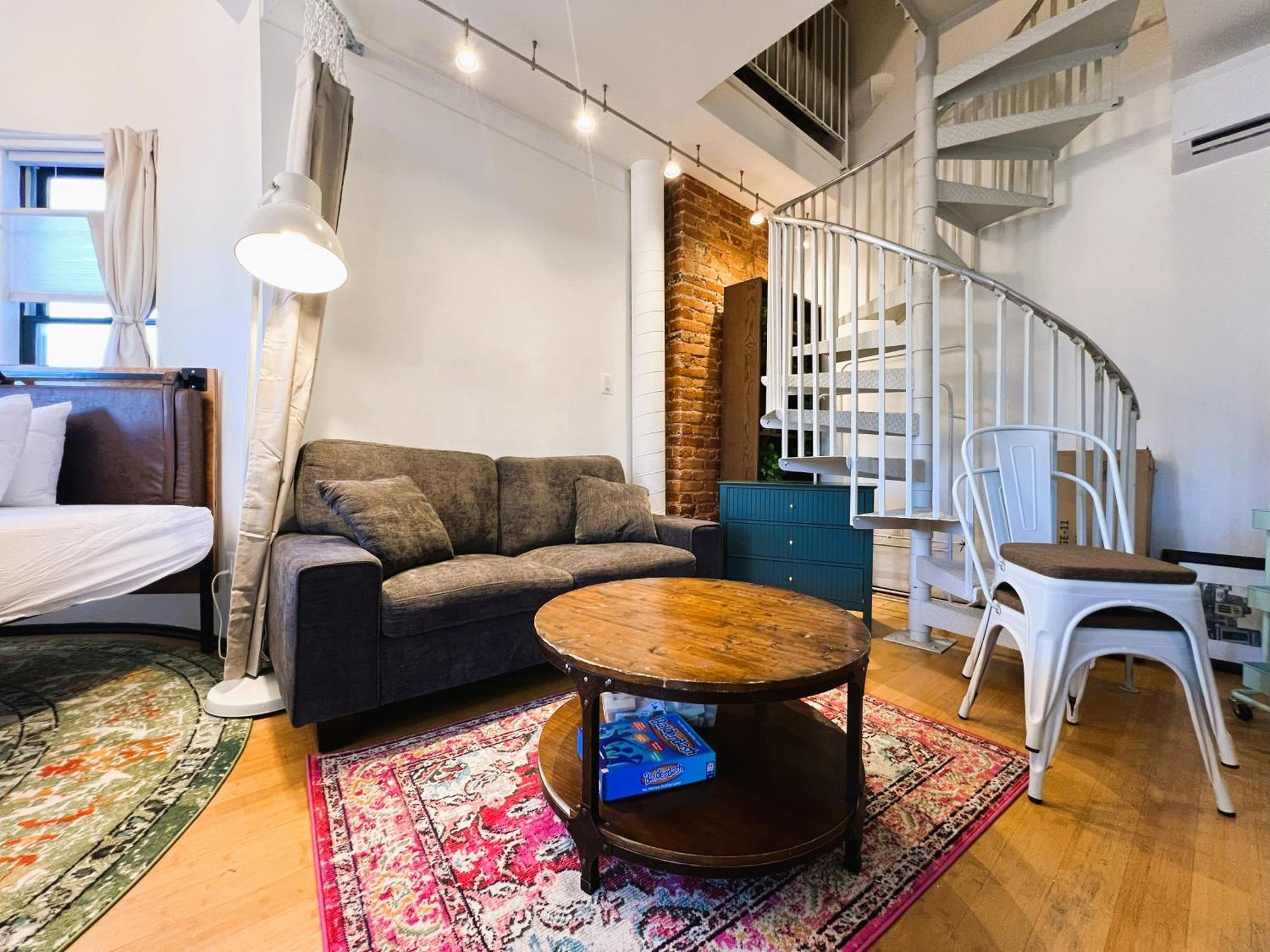 Cozy King Studio