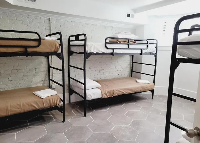 May Flower Hostel Llc Washington